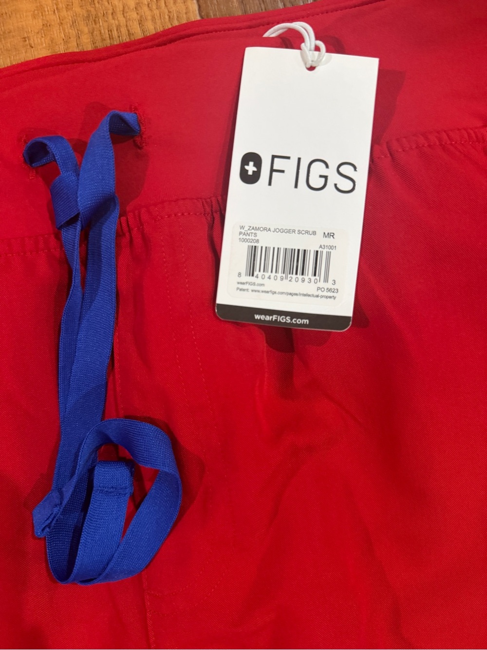 NWT- FIGS Red Scrub Top/Drawstring Jogger Bottoms- Size Medium - Picture 6 of 15
